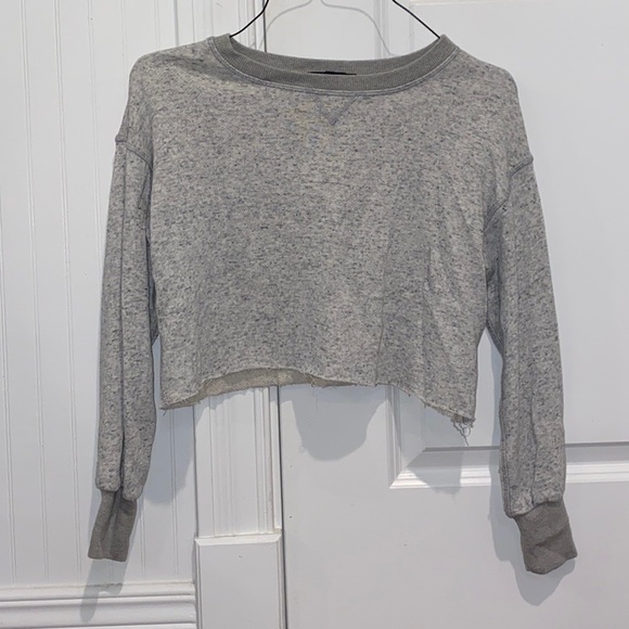Brandy Melville: Cropped Crew Neck - Picture 3 of 3